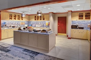 Desayuno de autoservicio incluido todos los días