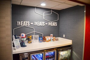 Snack bar - Hampton Inn & Suites Flagstaff (Flagstaff)
