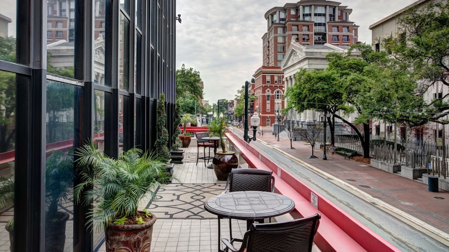 Blake Hotel New Orleans, BW Signature Collection