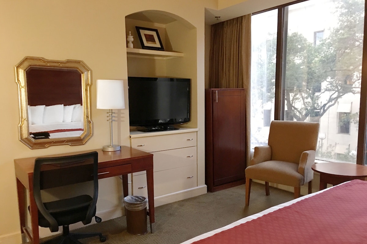 In-room safe, desk, laptop workspace, blackout drapes