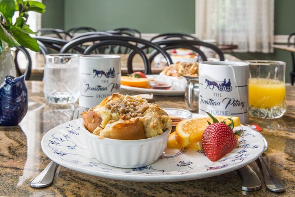 Desayuno completo gratuito y diario