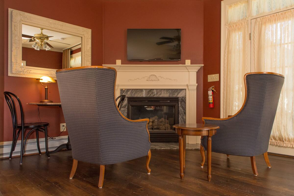 Room, Private Bathroom (10 Atlantic City Room) | WiFi (free), individually decorated, individually furnished