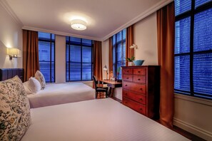 Junior Suite, 2 Queen Beds, Corner | Egyptian cotton sheets, minibar, in-room safe, desk