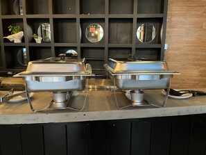 Daily buffet breakfast (USD 25 per person)