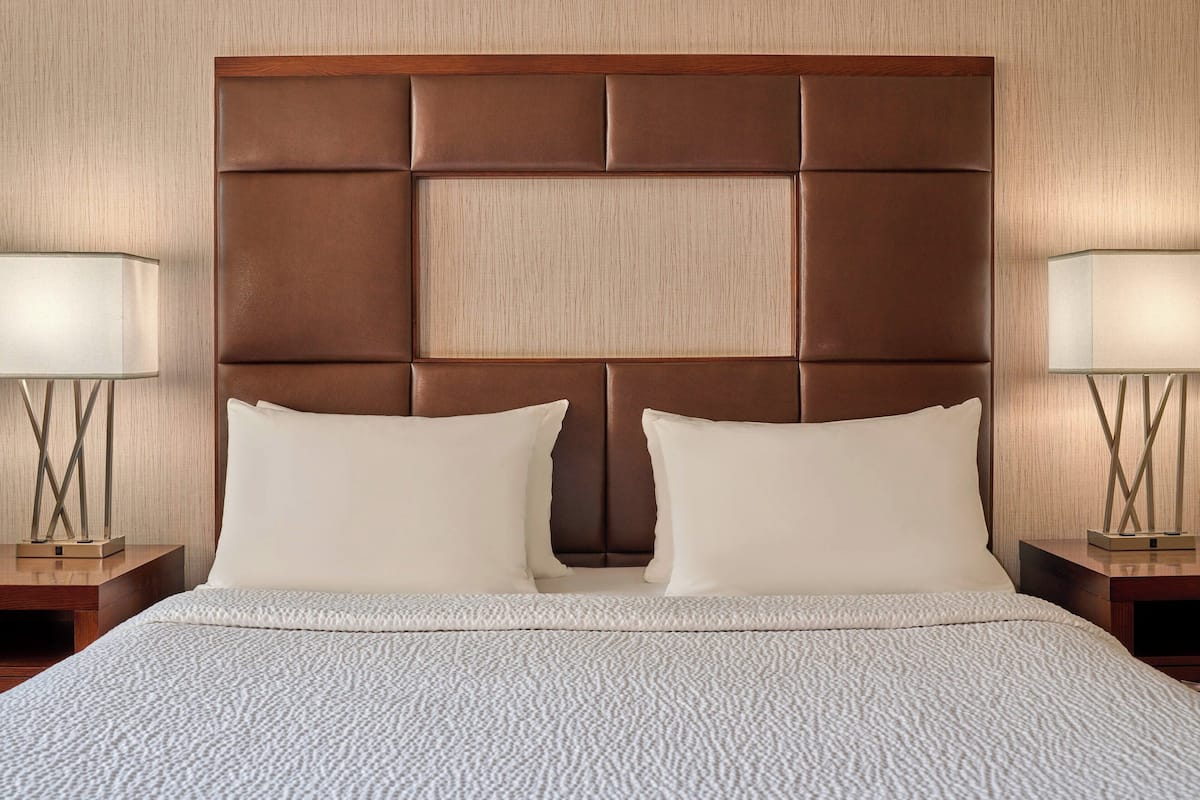 Egyptian cotton sheets, premium bedding, individually furnished, desk