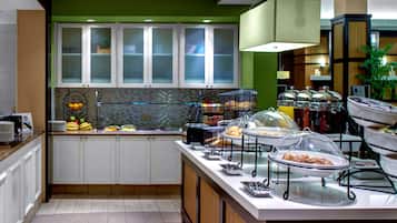 Breakfast, lunch, dinner served; al fresco dining