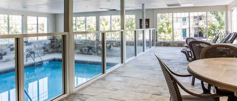 Indoor pool, sun loungers