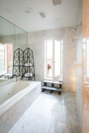 Room 1 | Bathroom | Free toiletries, hair dryer, towels - Swann House Historic Dupont Circle Inn (Washington)
