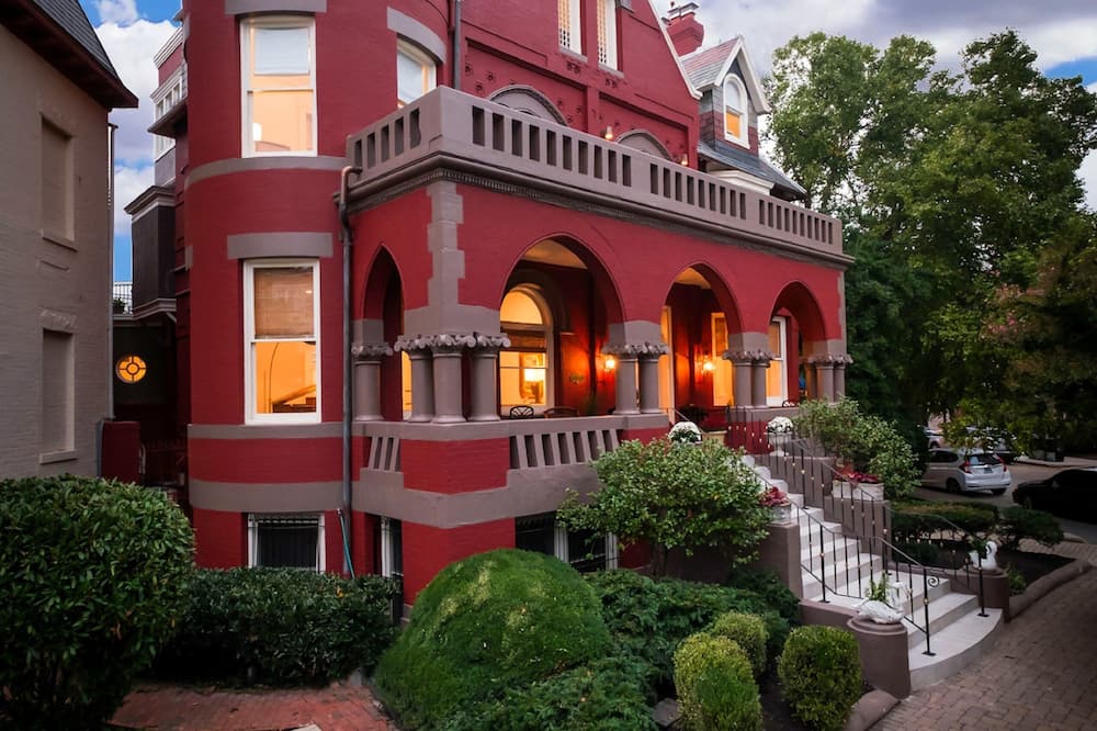 Swann House Historic Dupont Circle Inn - College Park, MD