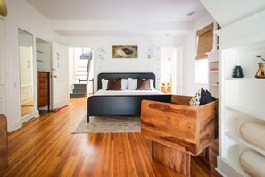 Suite, salle de bains privée (Blue Sky Suite) | Literie de qualité supérieure, décoration personnalisée