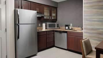 Safe på rommet, skrivebord og skrivebord for bærbar PC