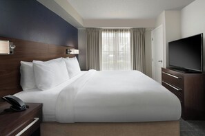 Suite, 1 Bedroom | In-room safe, desk, laptop workspace, blackout drapes