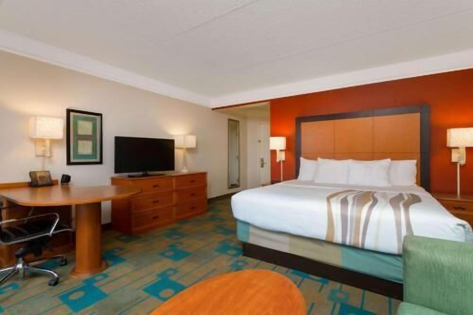 Premium bedding, pillowtop beds, desk, iron/ironing board
