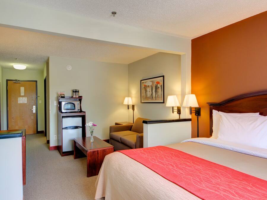 Iron/ironing board, Internet, bed sheets