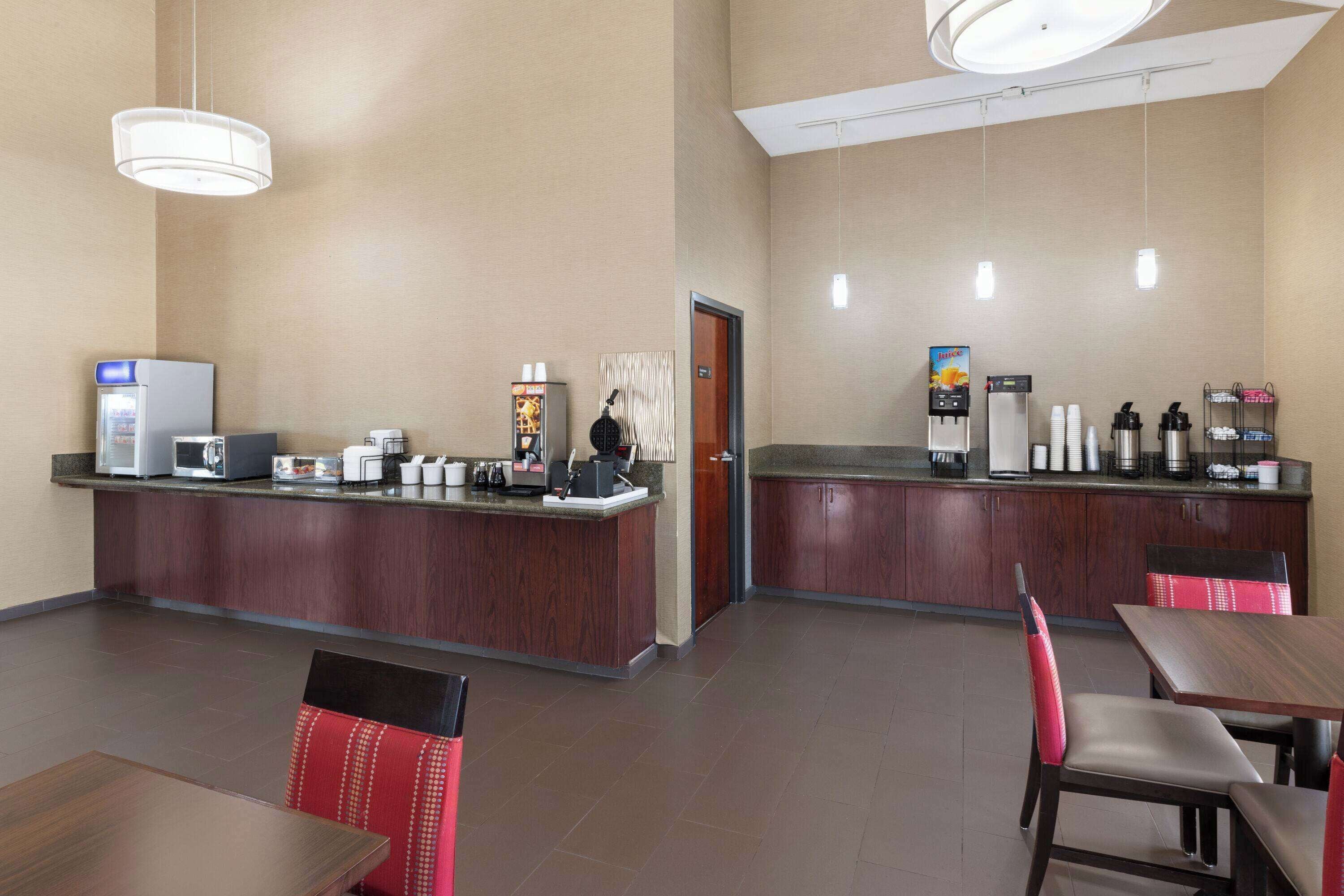 Photo - Super 8 by Wyndham Alexandria LA