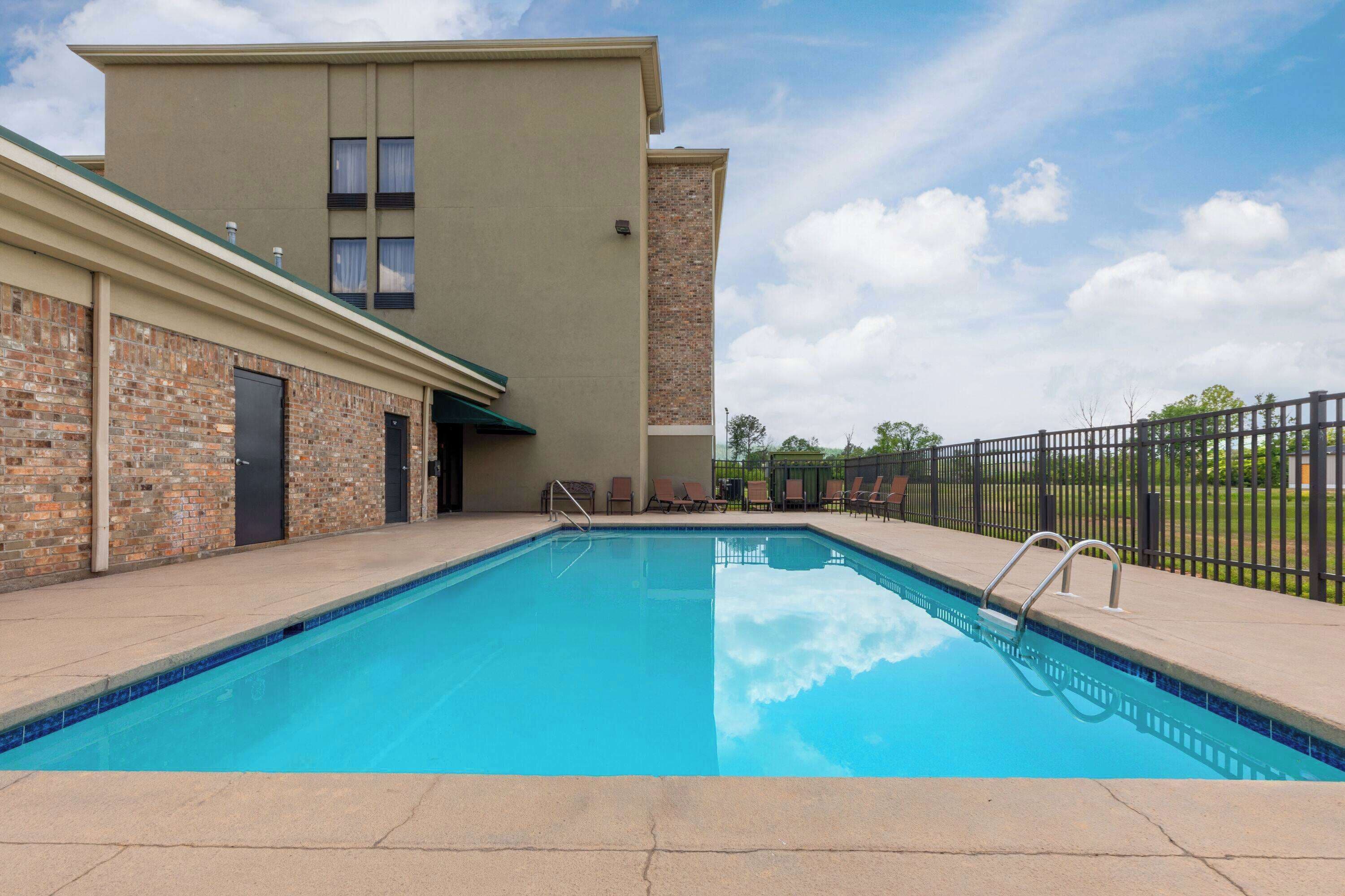 Photo - Super 8 by Wyndham Alexandria LA