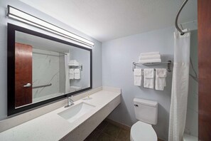 Bathroom - Super 8 by Wyndham Alexandria LA (Alexandria)