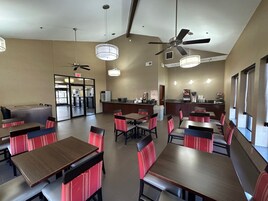 Café da manhã continental grátis todos os dias