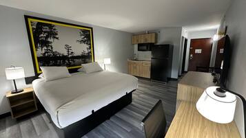 Suite, 1 King Bed, Non Smoking, Kitchenette