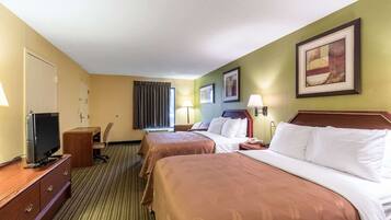 1 quarto, cofres nos quartos, ferros/tábuas de passar roupa