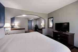 Suite, 1 King Bed with Sofa bed, Non Smoking - Quality Inn & Suites Oklahoma City North (Oklahoma City)