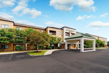 Courtyard by Marriott Manchester - Boston Regional Airport