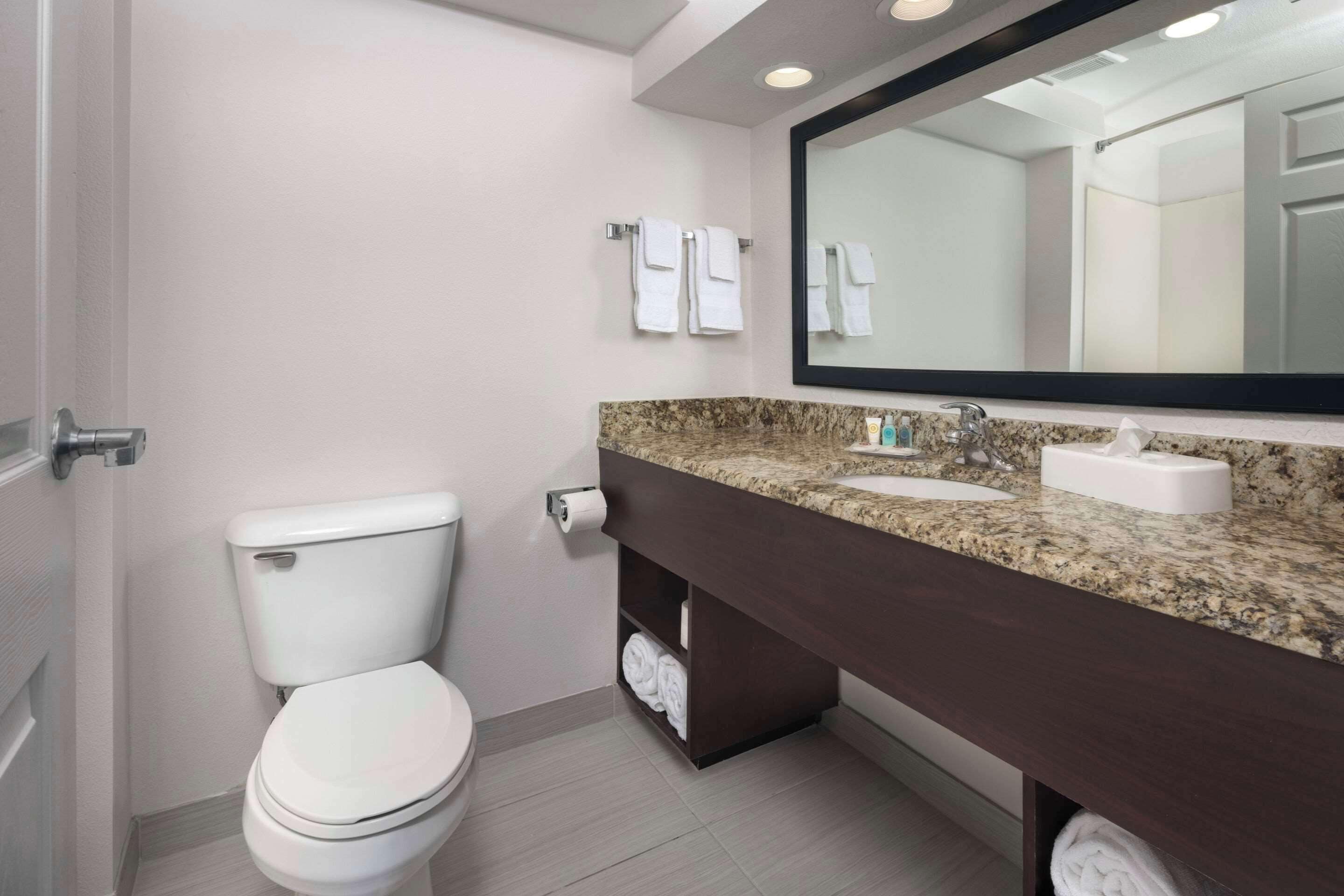 standard room, 2 queen beds, non smoking | desk, iron/ironing board, free wifi, bed sheets