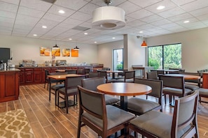 Free daily buffet breakfast