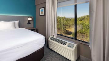 Suite, 1 King-Bett, Nichtraucher | Schreibtisch, Bügeleisen/Bügelbrett, kostenloses WLAN, Bettwäsche