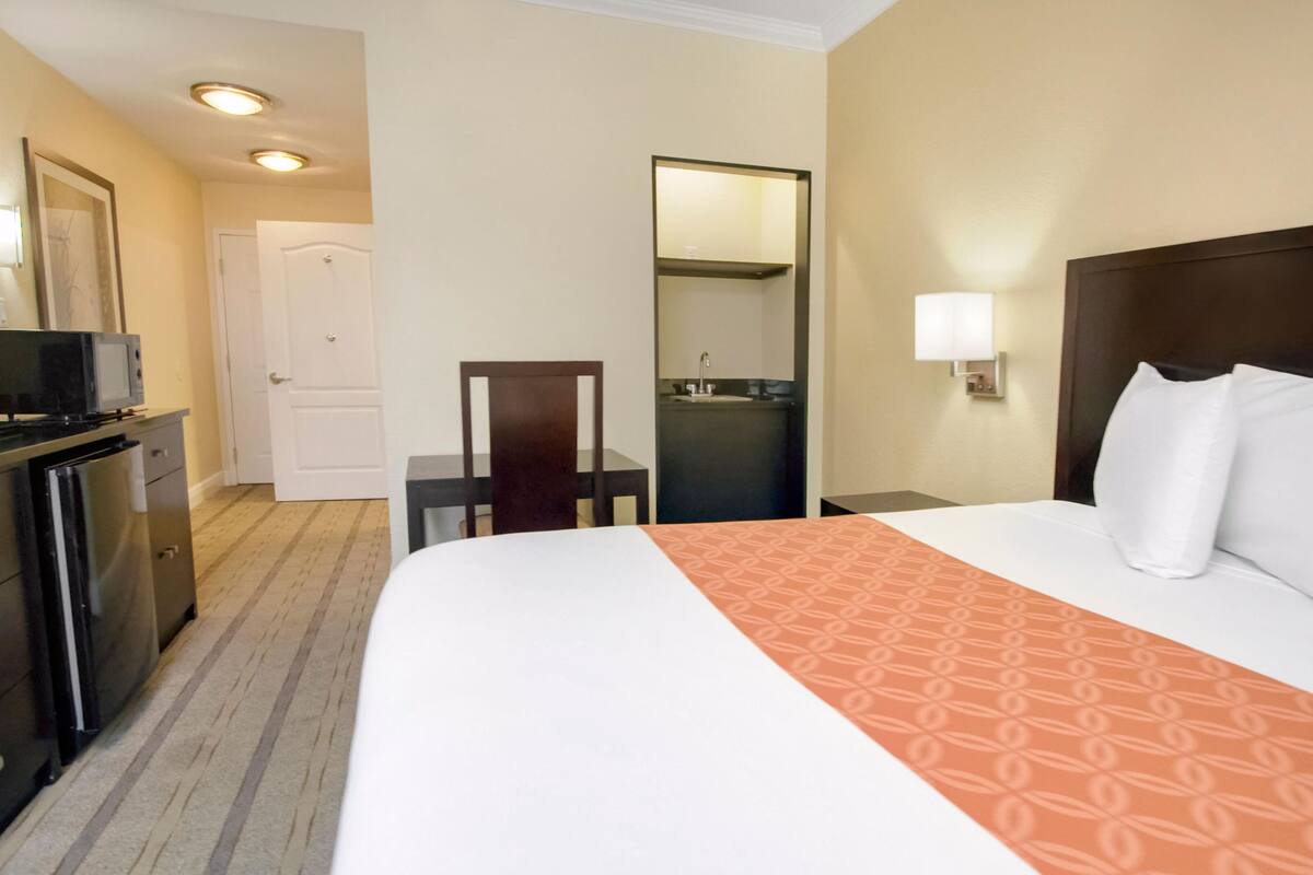 Galleria Palms Hotel Reviews, Deals & Photos 2024 - Expedia