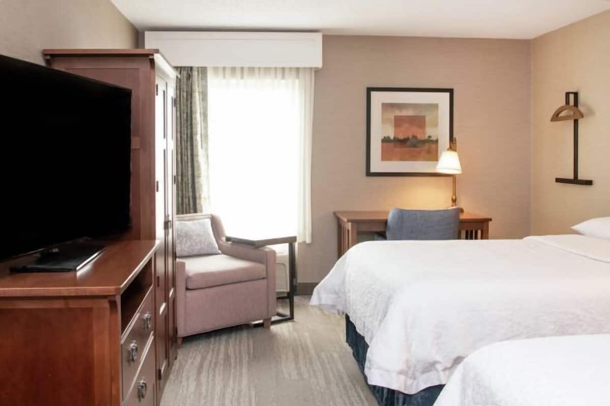 In-room safe, desk, laptop workspace, blackout curtains