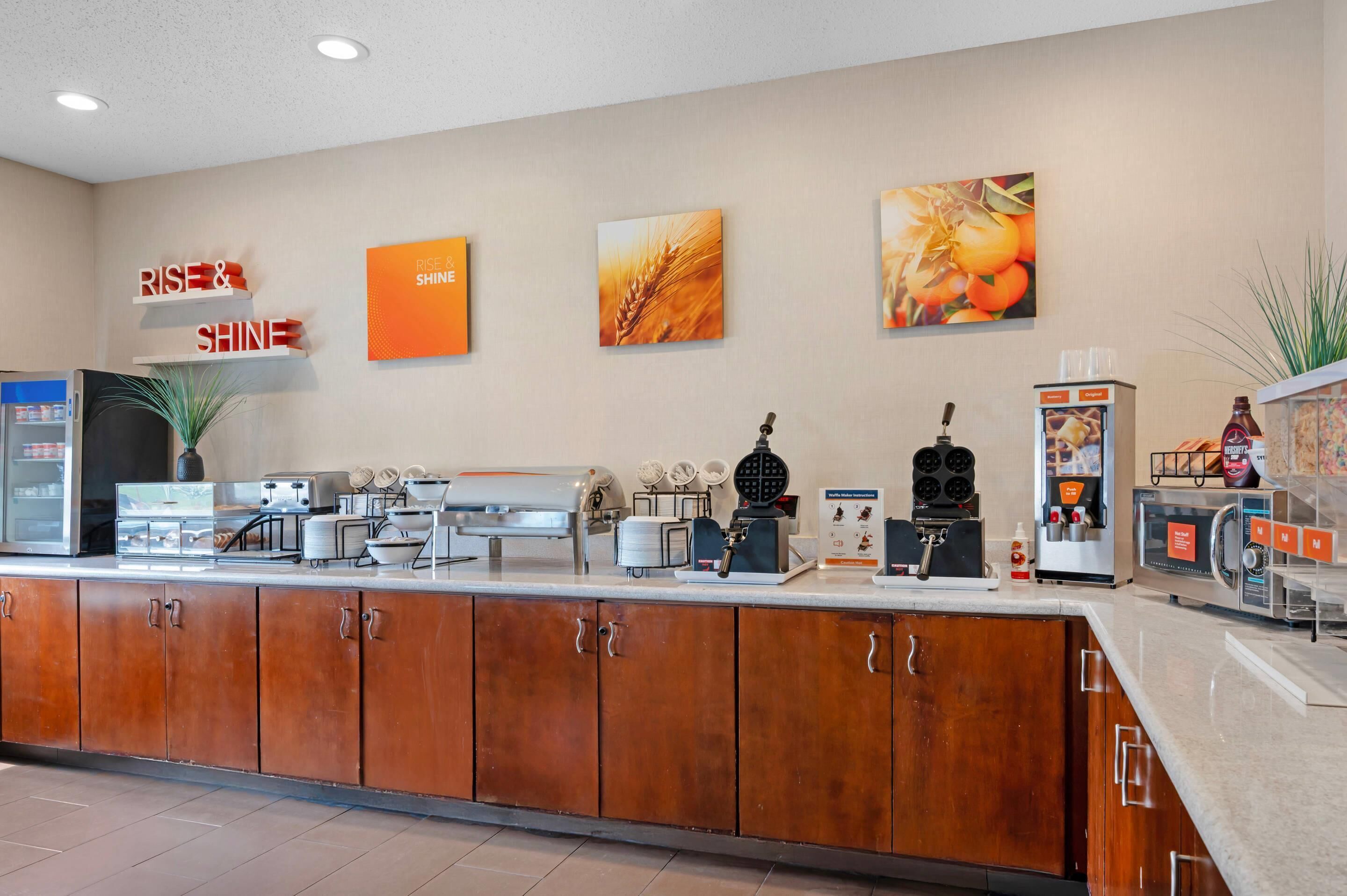 free buffet breakfast