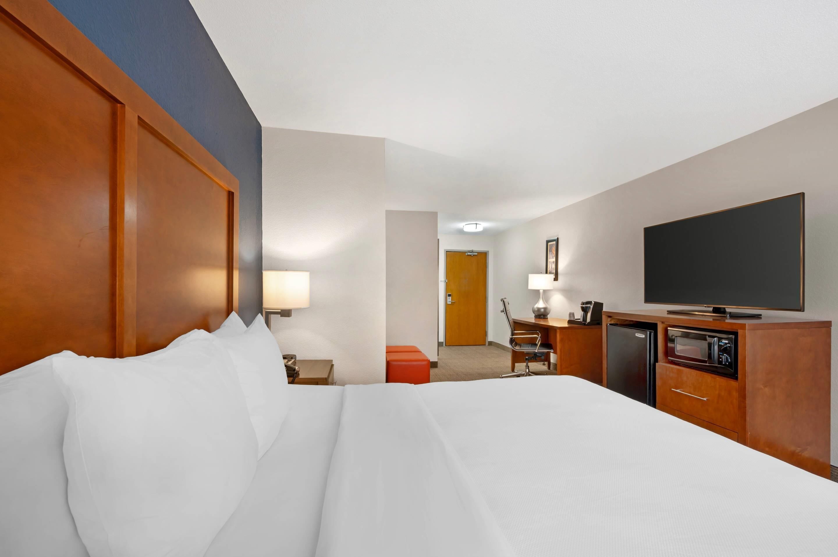 1 bedroom, desk, iron/ironing board, free wifi