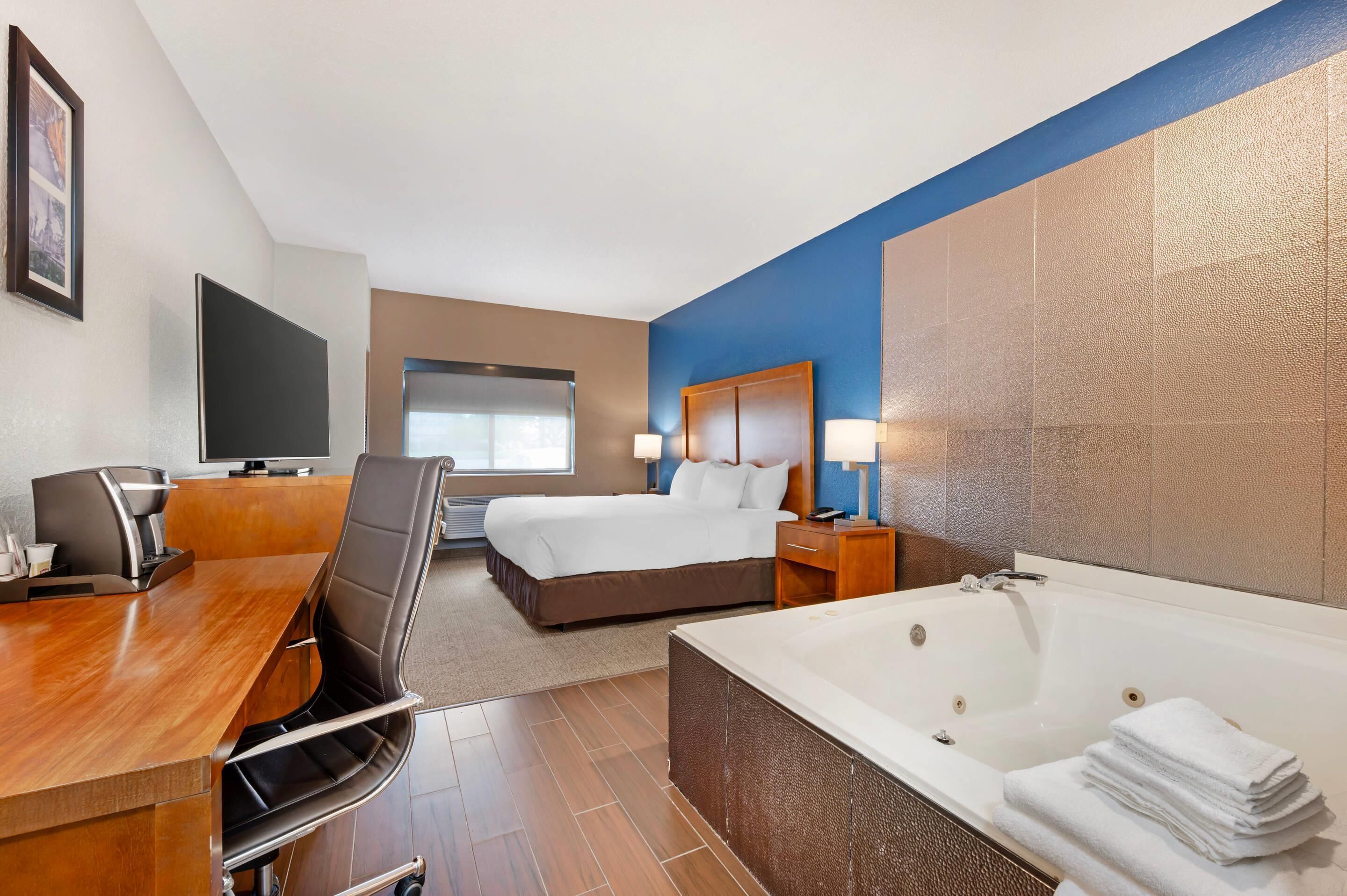 1 bedroom, desk, iron/ironing board, free wifi