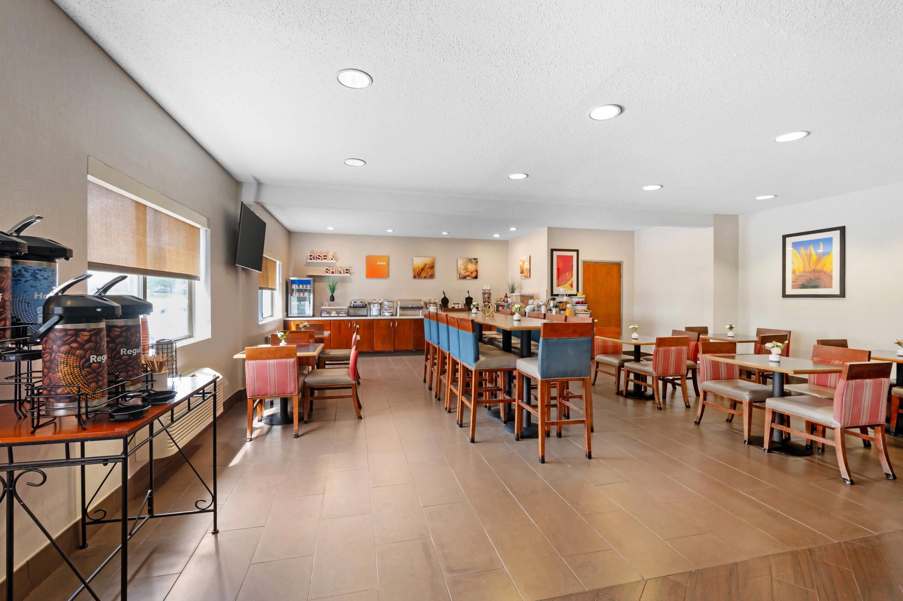 free buffet breakfast