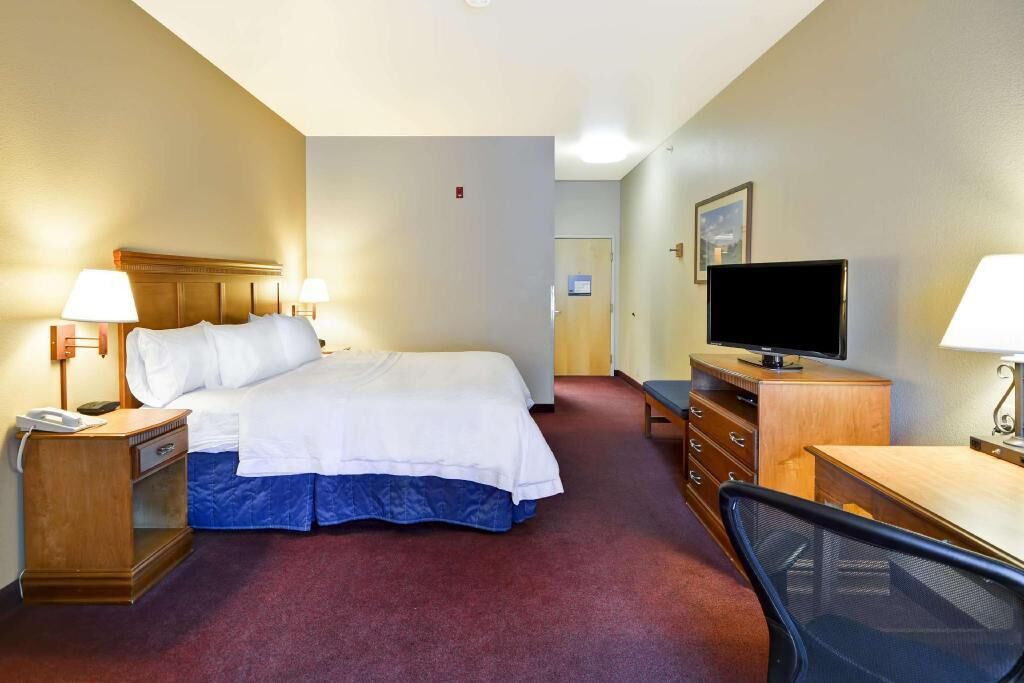 In-room safe, desk, iron/ironing board, free cots/infant beds
