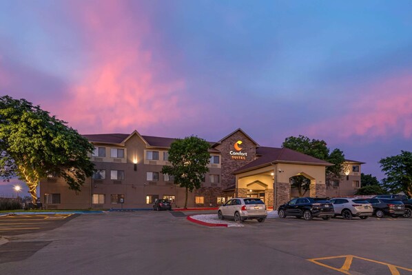 Exterior - Comfort Suites Omaha East-Council Bluffs (Council Bluffs)