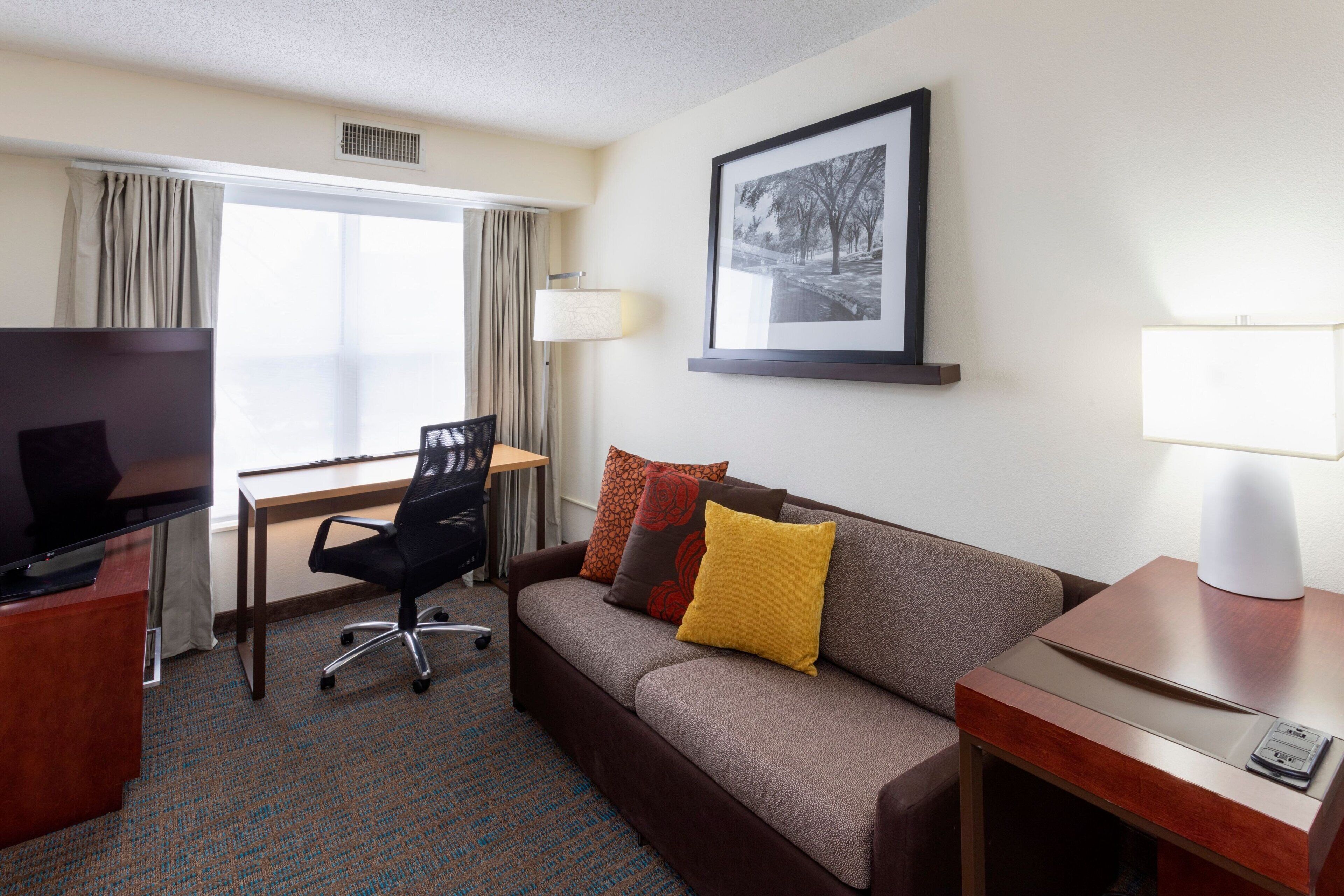 premium bedding, in-room safe, desk, laptop workspace