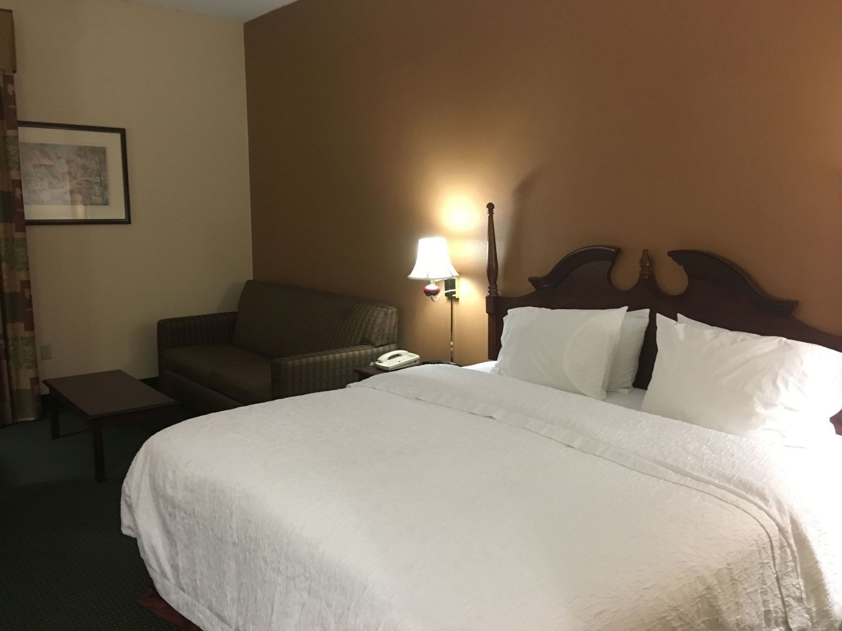 Premium bedding, desk, iron/ironing board, free WiFi
