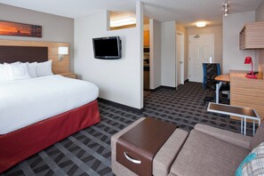 In-room safe, desk, laptop workspace, iron/ironing board - Towneplace Suites By Marriott Minneapolis Eden Prairie (Eden Prairie)