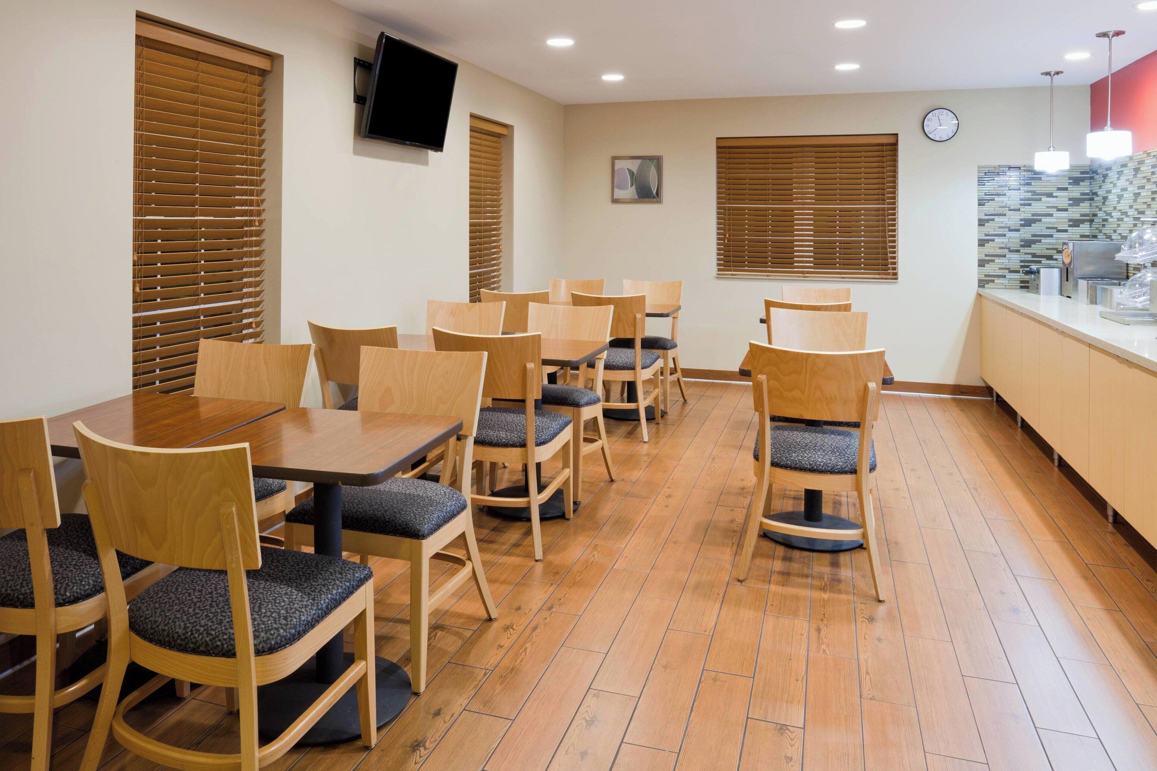 free daily continental breakfast