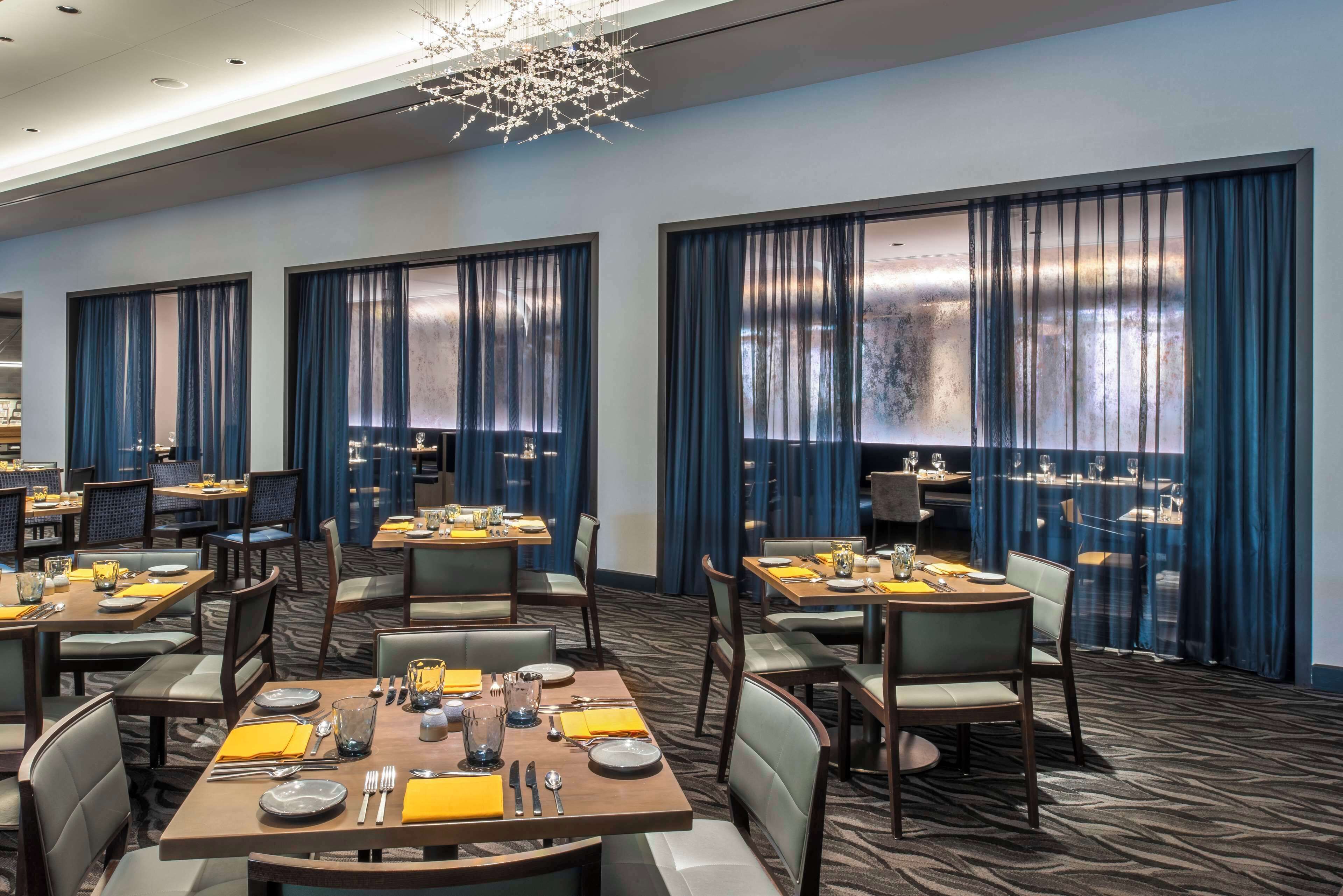 3 restaurants, breakfast, lunch, dinner served; asian cuisine