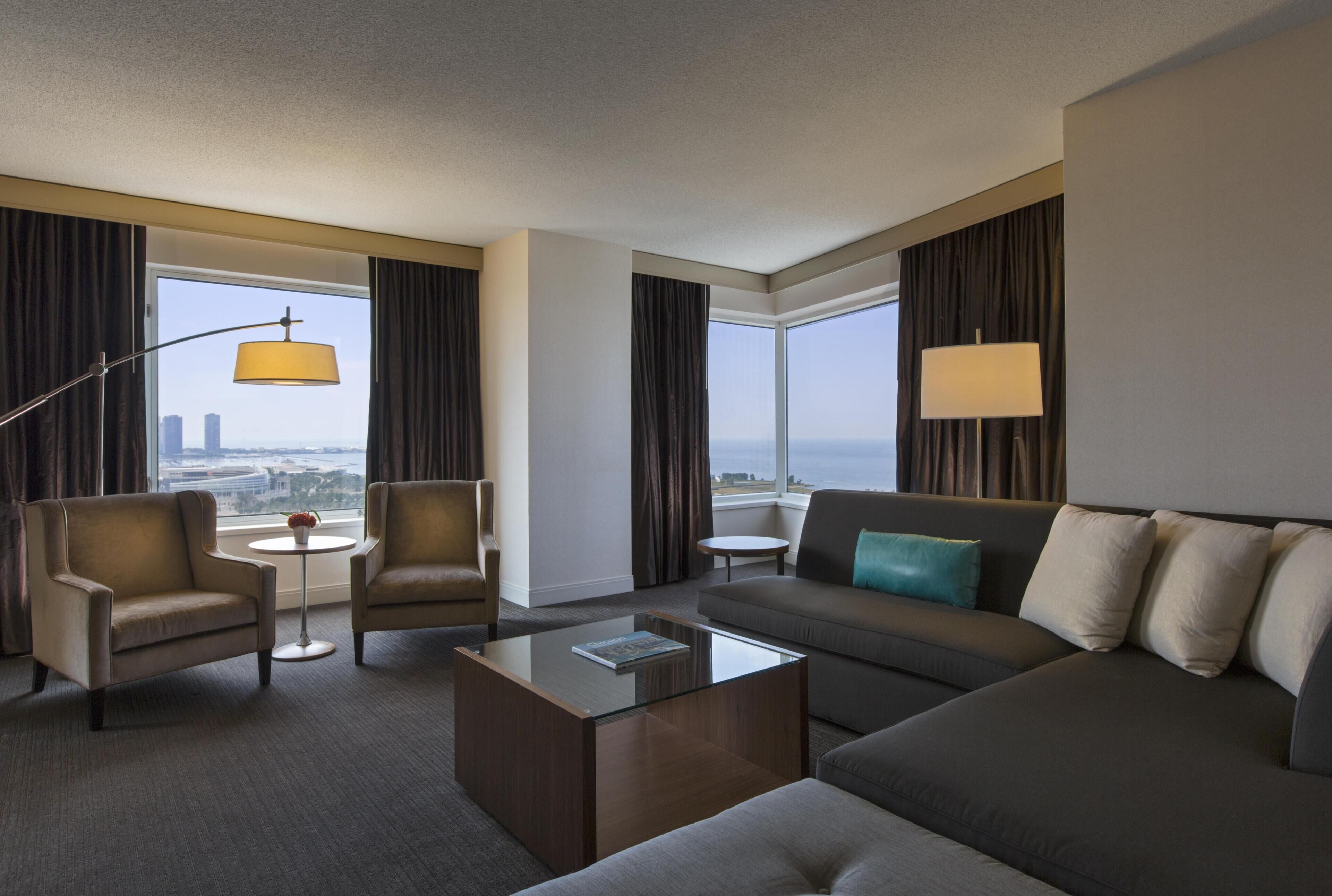 Executive suite | Luxe beddengoed, donsdekens, pillowtop-bedden, een kluis op de kamer