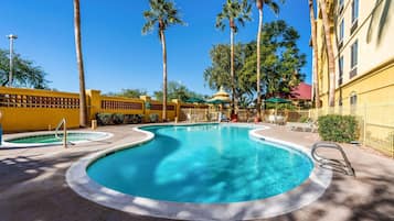 Outdoor pool, pool loungers