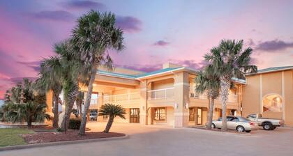 Super 8 by Wyndham Corpus Christi