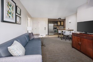 Suite, 1 Double Bed, Fireplace | Living room | 40-inch LCD TV with cable channels, pay films - Residence Inn by Marriott Gaithersburg Washingtonian Center (Gaithersburg)