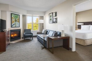 1 bedroom, desk, laptop workspace, blackout drapes
