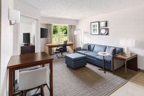 Suite, 1 Bedroom | Living room