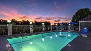 Outdoor pool - Hampton Inn Tullahoma (Tullahoma)