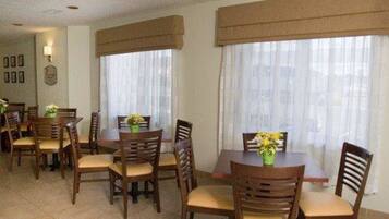 Desayuno buffet incluido todos los días